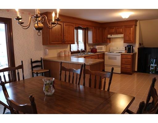41 Mark St, Chicopee, MA 01020 photo 10