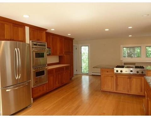 20 Circle St, Marblehead, MA 01945 photo 5