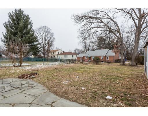 38 Maebeth St, Springfield, MA 01119 photo 4