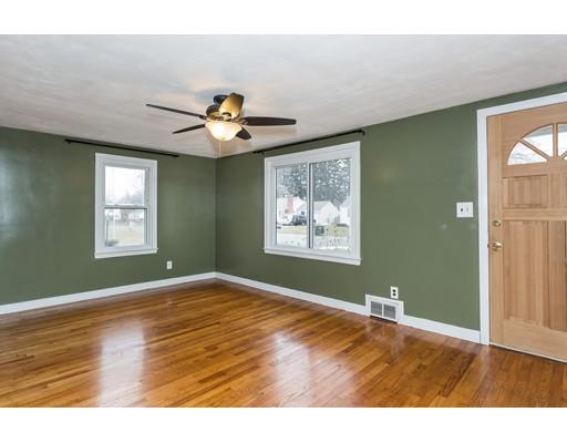 38 Maebeth St, Springfield, MA 01119 photo 7