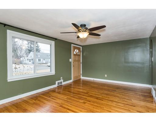 38 Maebeth St, Springfield, MA 01119 photo 8