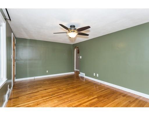 38 Maebeth St, Springfield, MA 01119 photo 9