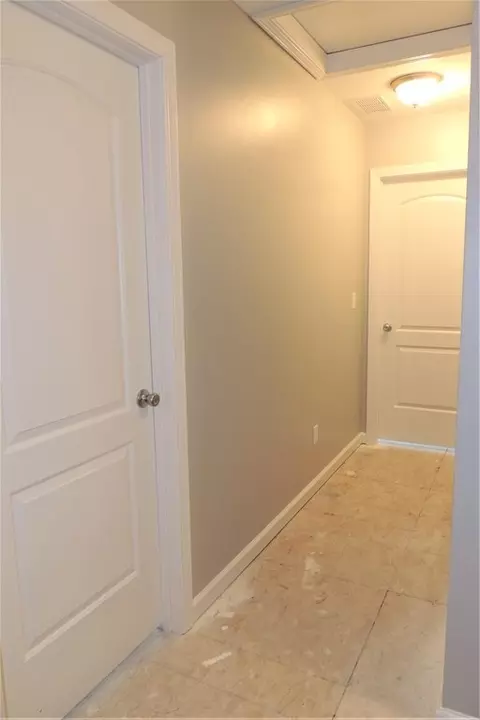 92-94 Manhattan St, Springfield, MA 01109 photo 10