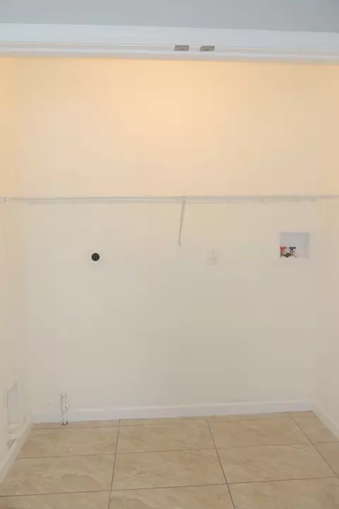 92-94 Manhattan St, Springfield, MA 01109 photo 7