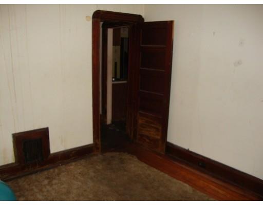 20 Rochelle St, Springfield, MA 01109 photo 4