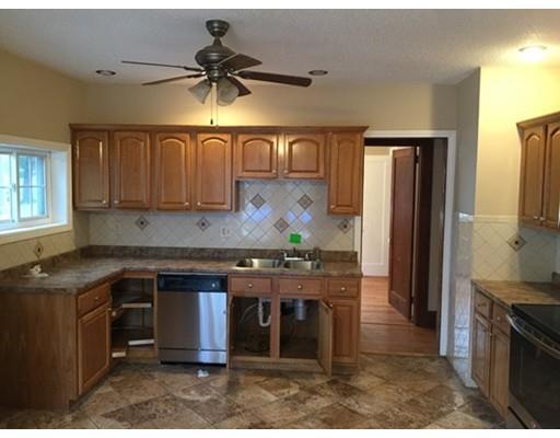 72 Parkerview St, Springfield, MA 01129 photo 4