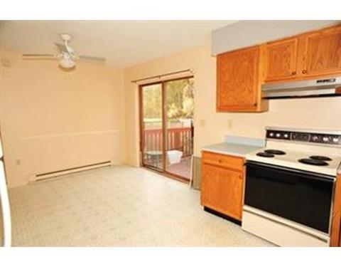 35 Darrow St, Worcester, MA 01606 photo 4