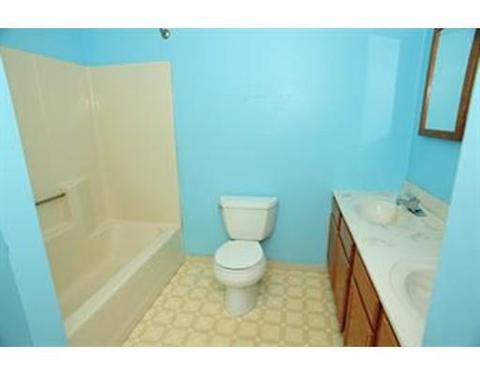 35 Darrow St, Worcester, MA 01606 photo 7