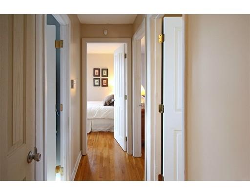 15 Crow Ln, Springfield, MA 01109 photo 9