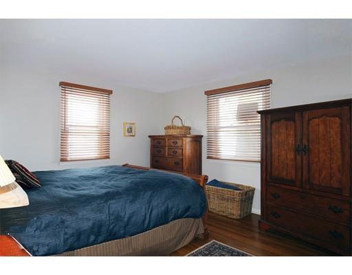 15 Crow Ln, Springfield, MA 01109 photo 13