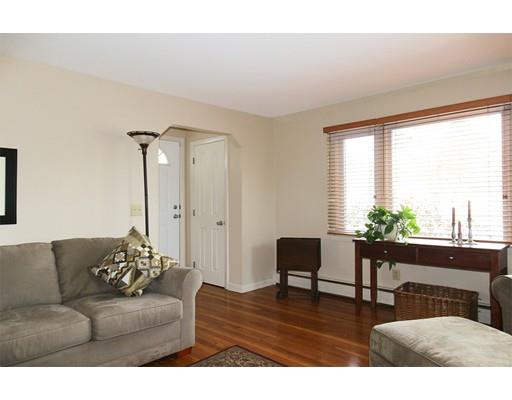 15 Crow Ln, Springfield, MA 01109 photo 3