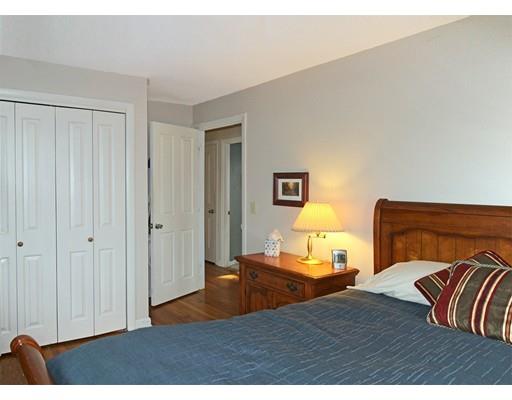 15 Crow Ln, Springfield, MA 01109 photo 14