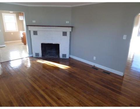 74 Glenham St, Springfield, MA 01104 photo 6
