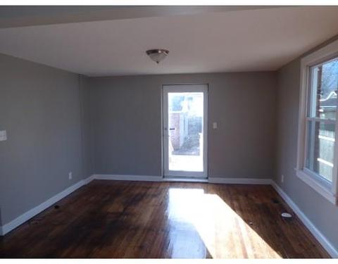 74 Glenham St, Springfield, MA 01104 photo 8