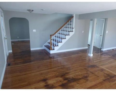 74 Glenham St, Springfield, MA 01104 photo 7