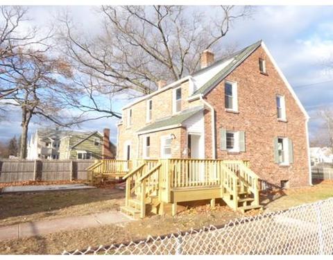 74 Glenham St, Springfield, MA 01104 photo 3