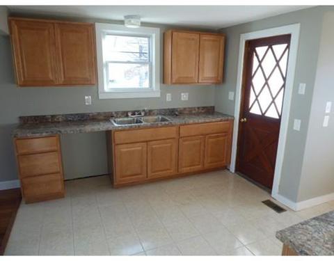 74 Glenham St, Springfield, MA 01104 photo 5