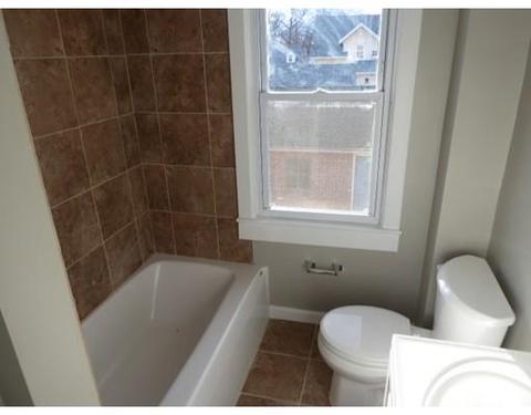 74 Glenham St, Springfield, MA 01104 photo 9
