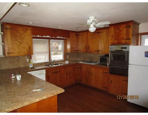 5 Parkwood Dr, Wareham, MA 02571 photo 4