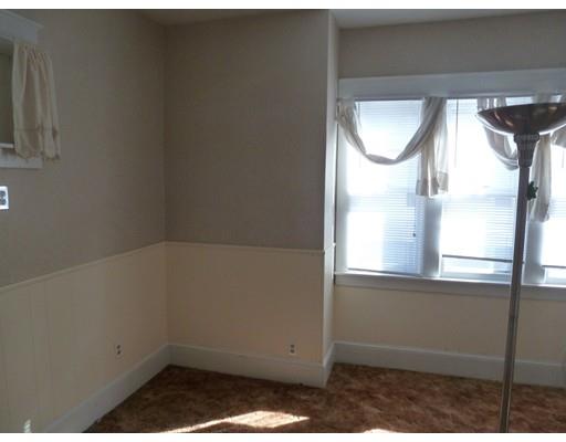 24 Bonner St, Chicopee, MA 01013 photo 8
