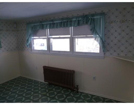 24 Bonner St, Chicopee, MA 01013 photo 5