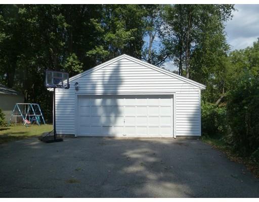 24 Bonner St, Chicopee, MA 01013 photo 2