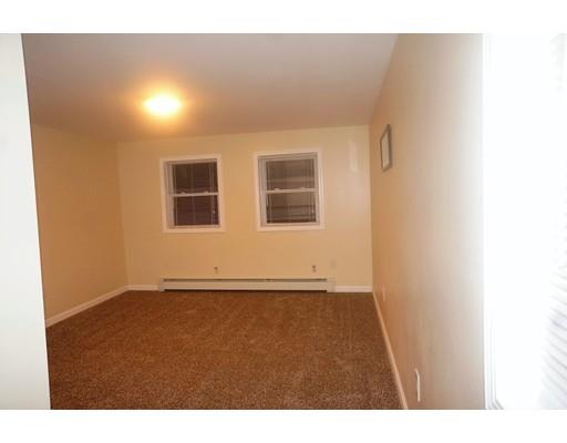 8 Oliver St, Chicopee, MA 01020 photo 8