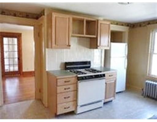 11 Emerson St, Worcester, MA 01604 photo 4