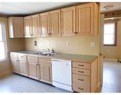 11 Emerson St, Worcester, MA 01604 photo 3