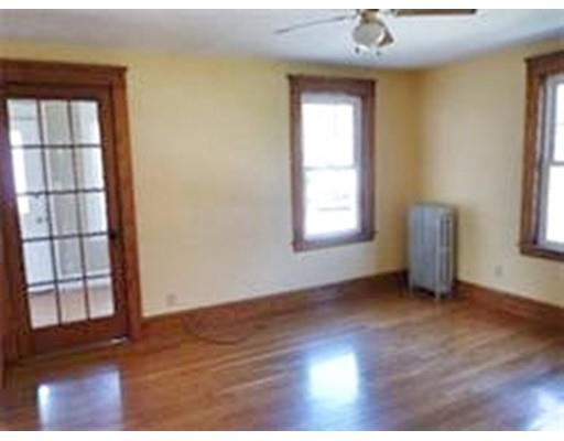 11 Emerson St, Worcester, MA 01604 photo 2