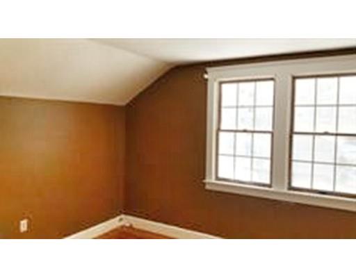 11 Emerson St, Worcester, MA 01604 photo 9