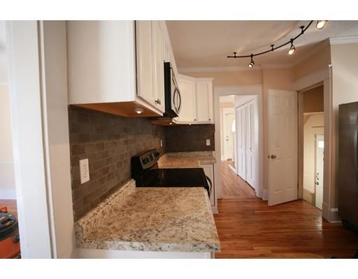 108 Fenwick St, Springfield, MA 01109 photo 5
