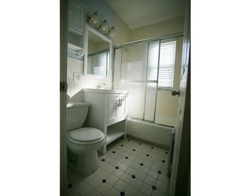 108 Fenwick St, Springfield, MA 01109 photo 8