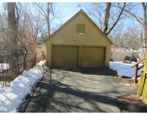 108 Fenwick St, Springfield, MA 01109 photo 15