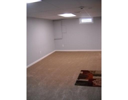 114 Endecott St, Springfield, MA 01118 photo 12
