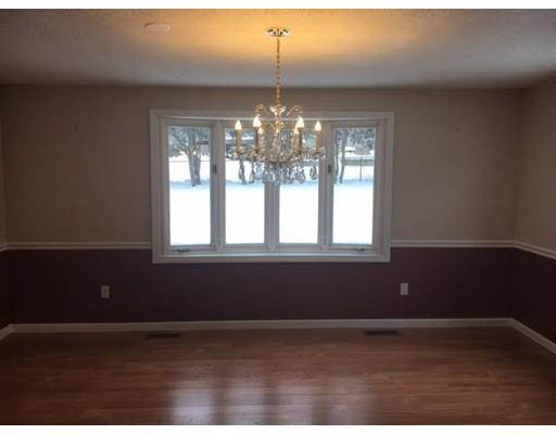 114 Endecott St, Springfield, MA 01118 photo 6