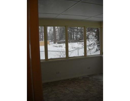 114 Endecott St, Springfield, MA 01118 photo 11