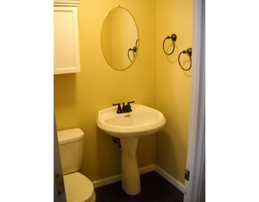114 Endecott St, Springfield, MA 01118 photo 10