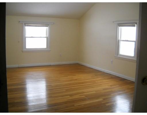 114 Endecott St, Springfield, MA 01118 photo 14