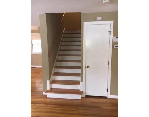 114 Endecott St, Springfield, MA 01118 photo 9