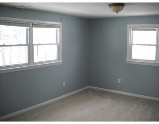 114 Endecott St, Springfield, MA 01118 photo 17