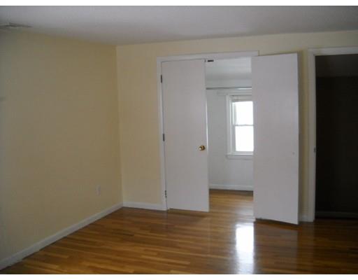 114 Endecott St, Springfield, MA 01118 photo 15