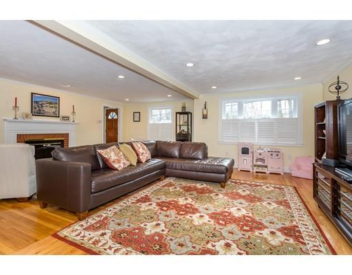 27 Sutcliffe Ave, Canton, MA 02021 photo 3