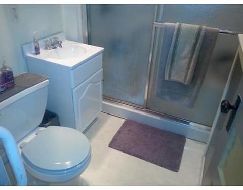 585 White St, Springfield, MA 01108 photo 9