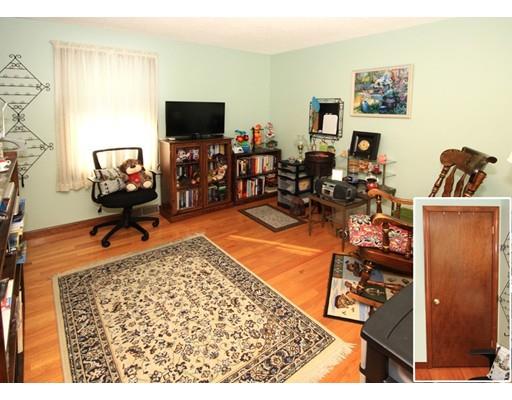 582 Britton St, Chicopee, MA 01020 photo 8