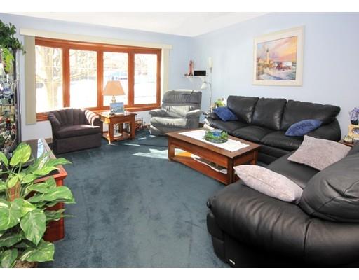 582 Britton St, Chicopee, MA 01020 photo 4