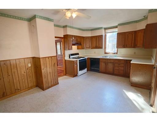 40 Parkside St, Springfield, MA 01104 photo 3