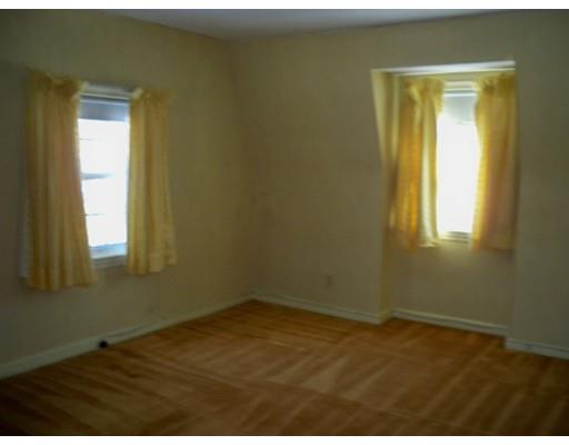 470 Roosevelt Ave, Springfield, MA 01118 photo 11