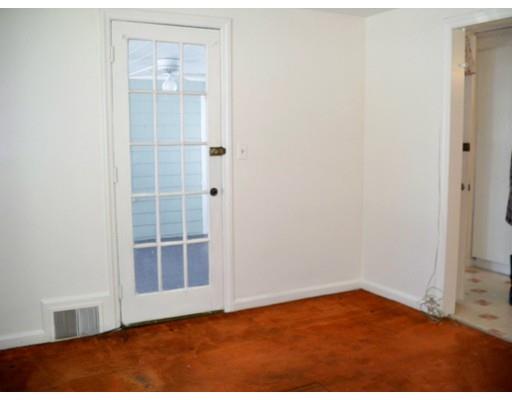 470 Roosevelt Ave, Springfield, MA 01118 photo 8