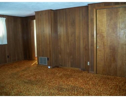 470 Roosevelt Ave, Springfield, MA 01118 photo 9